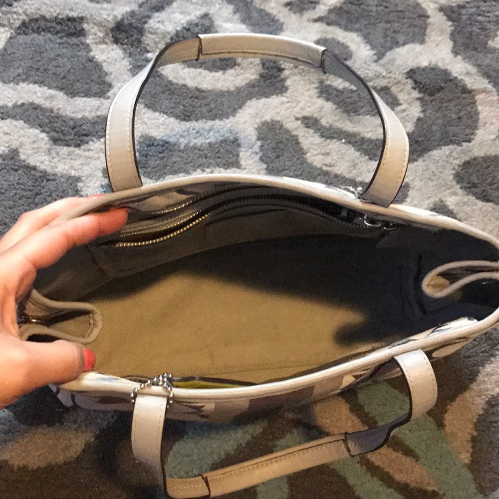 Authentic coach purse - Picture 5 of 6